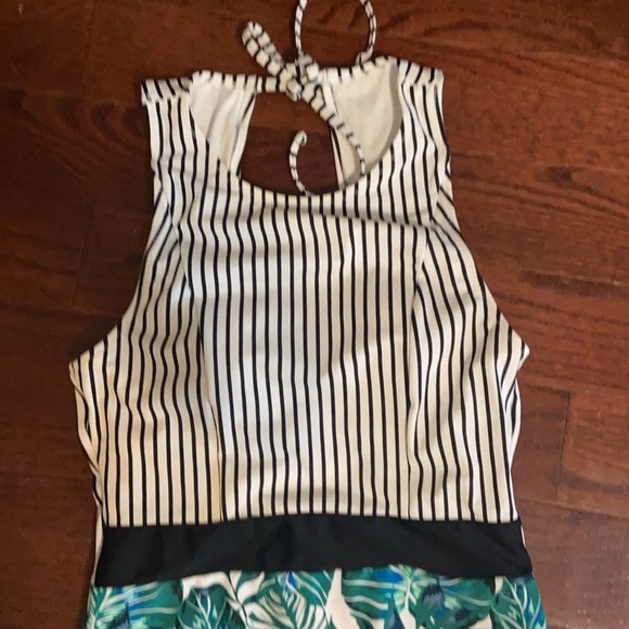 Cupshe palm and striped for peace - Picture 3 of 6